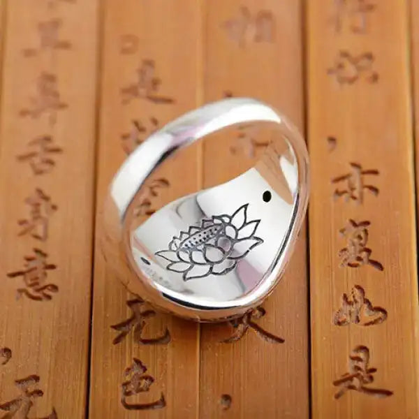 Bague-Bouddhiste-om-mani-padme-hum-avec-Fleur-de-Lotus