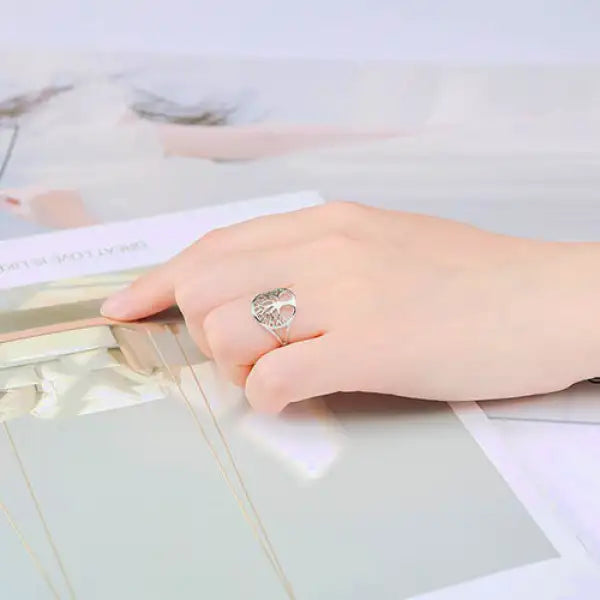 Bague-en-Acier-pour-Femme-avec-Arbre-de-Vie