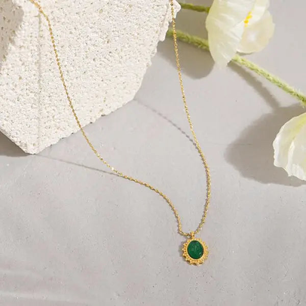 Collier-Pendentif-Jade-et-Or