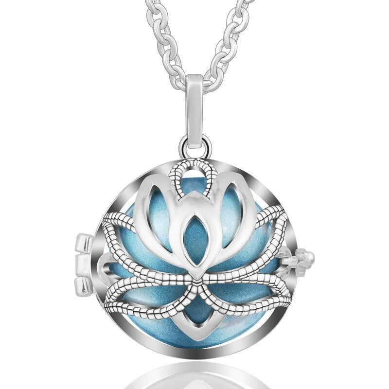 Pendentif Bouddha en Argent avec une Fleur de Lotus